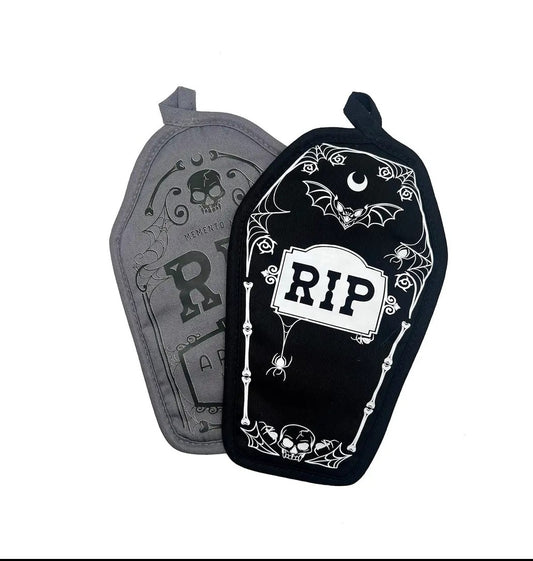 Cemetery Pot Holders Set