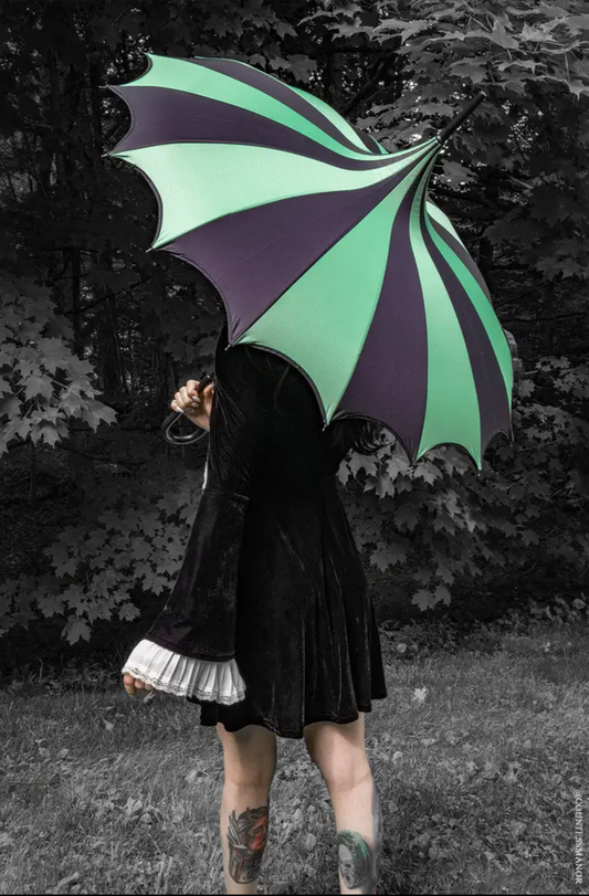 Batwing Pagoda Umbrella [BLACK/GREEN]